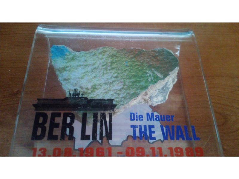 berlin duvarı hatıra taş 1989