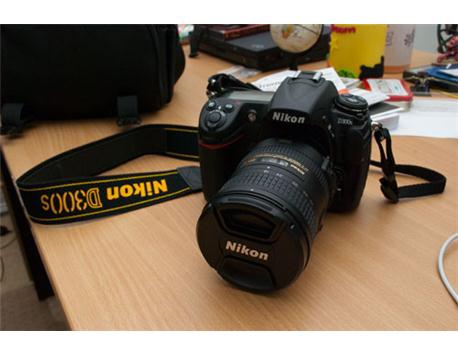 Nikon D3200 fotoğraf makinası harika durumda  Üstelik 1000 TL