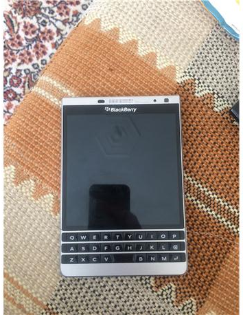 İphone 6 yada 6s takaslı Blackberry Passport Silver (garantisi devam ediyor kvklı)