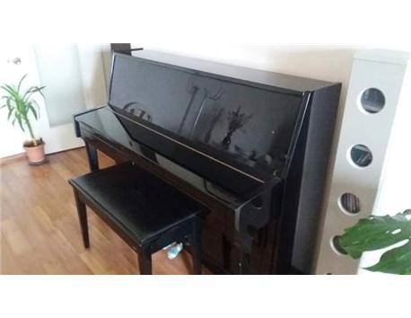 klasik duvar piyanosu 