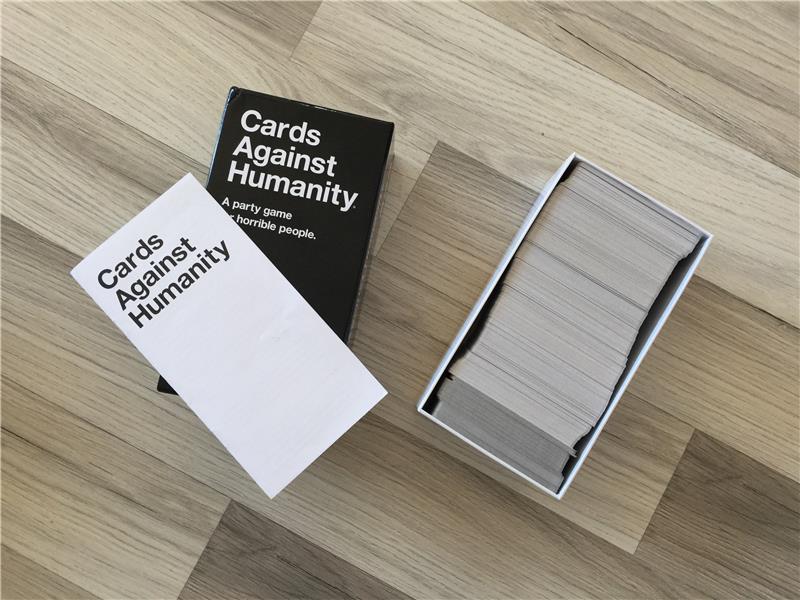Cards Against Humanity oyun kartlari