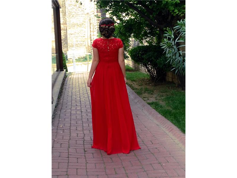 bir kere giyilmiş kırmızı abiye elbise 