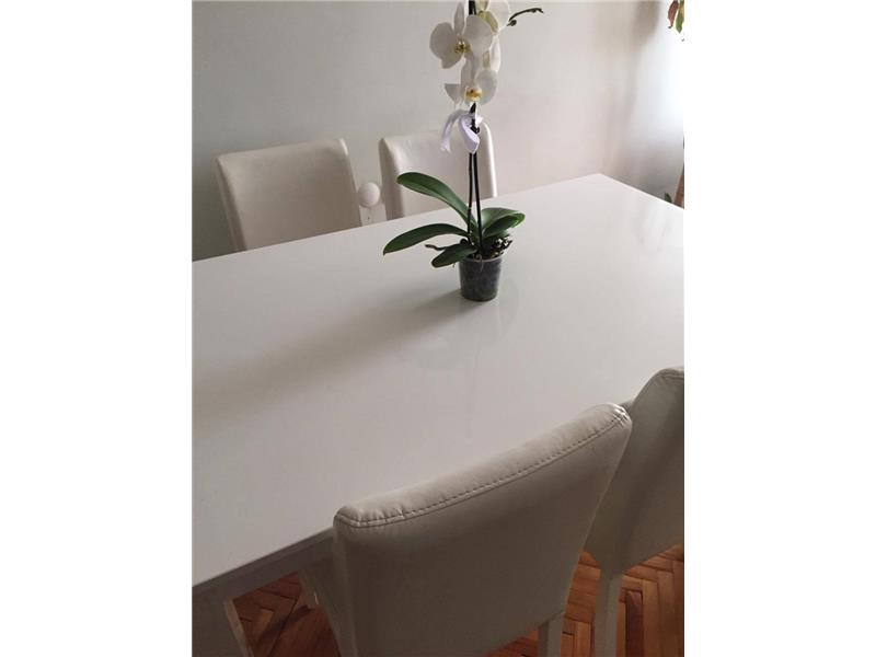 Beyaz masa 4 sandalye