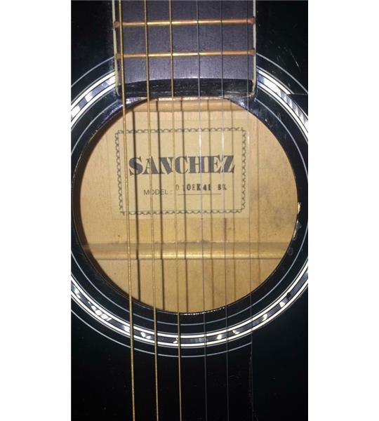 Sanchez akustik gitar