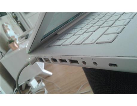 Takas öncelikli Macbook Core 2 Duo Beyaz