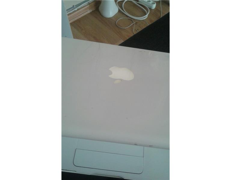 Takas öncelikli Macbook Core 2 Duo Beyaz