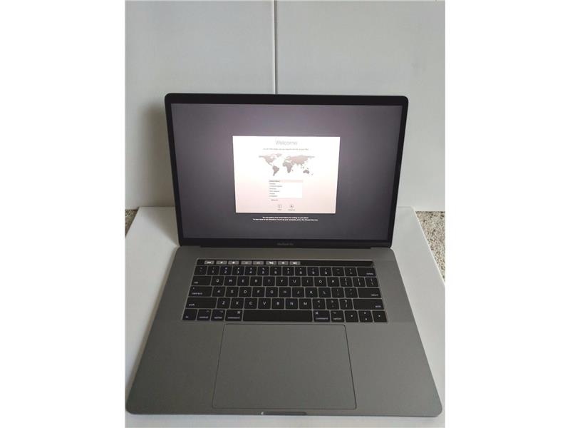 Apple MacBook Pro 15 "Retina w / i7 2.6 GHz 16GB 256GB touch bar