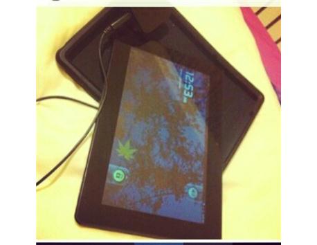 general mobile tablet 750ye alindi sadece 300e vericem hicbir sorunu yok orjinal kilifi ve sarji ile beraber ustelik kargi ucretsiz #satilik #satiyorum #tablet #ucuz #ikincieltablet