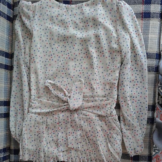 Kollari tül.pileli puantiyeli bluz sadece 1 kere giyildi cok şık.arka gorunum.#ikinciel #ucuz #yepisyeni #bluz #pileli