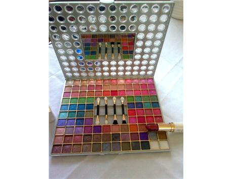 104´lü far paleti 30 tl