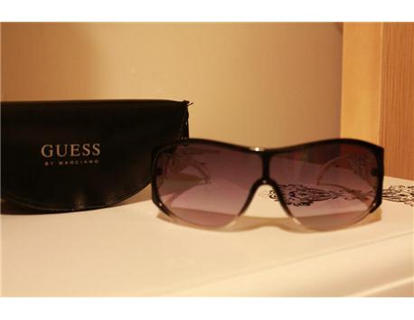 çiziksiz hasarsız guess ve twinexte gözlükler