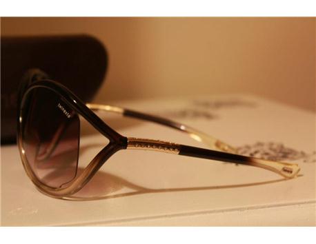 çiziksiz hasarsız guess ve twinexte gözlükler