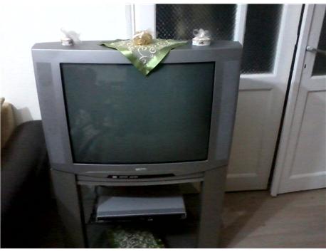 COK TEMİZ TAMİRSİZ VESTEL 72 EKRAN CD DVD OYNATICI İLE 370TL