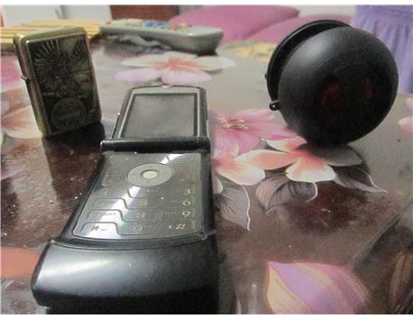 SONY X-MİNİ SES BOMBASI VE MOTOROLA V3 CEP TELEFONU