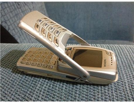 nokıanın ürettiği nadr telefonlardan 6810 