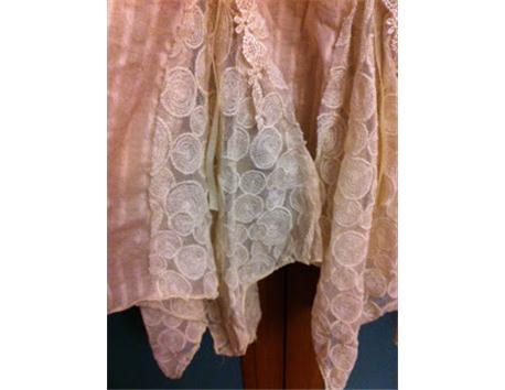 DANTELLİ İŞLEMELİ NEFİS VINTAGE BLUZ-TUNİK LONDRA´DAN YEPYENİ 35 TLYE SATIYORUM