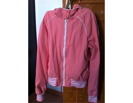 KAPÜŞONLU ŞEKER PEMBE SU GEÇİRMEZ CEKET YEPYENİ 35 TLYE SATIYORUM