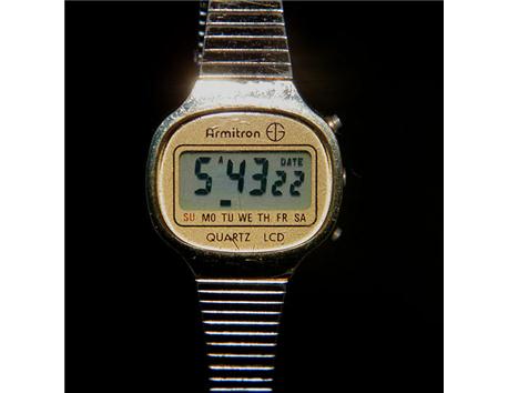 ARMITRON LCD KADIN VINTAGE SAAT 10 TLYE SATIYORUM