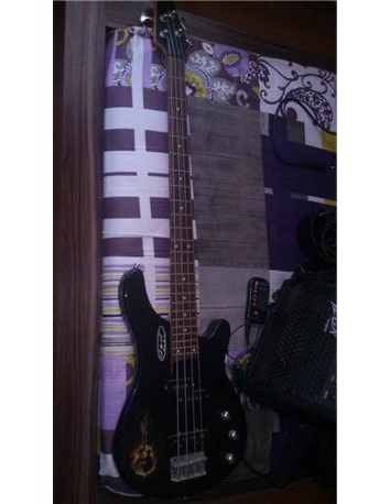 Bas gitar: T&T Sisters RFB 262  Amfi: MEGA DL20B 20W BASS GİTAR AMPLİFİKATÖRÜ 