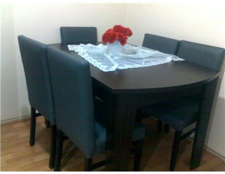GÜMÜŞLÜK(kaşı­klık), KONSOL, YEMEK MASASI VE 6 ADET SANDELYESİ 