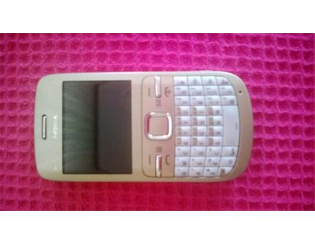 	tertemiz c300 GOLDEN WHITE nokia sarjida gayet iyi gidiyo