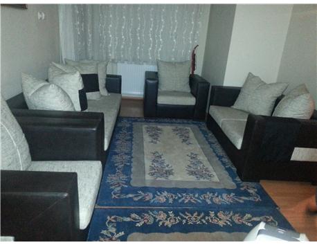 ÇOK TEMİZ VE ÇOK KULLANIŞLI DERİLİ KOLTUK TAKIMI