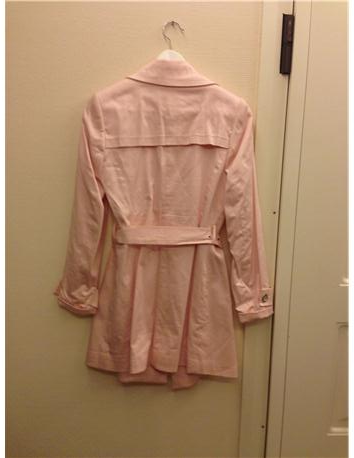 Toz pembe trenckot 40 tl
