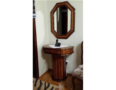 Salon Takımı - masa - sandalye - vitrin ve telefon sehpası ve aynası