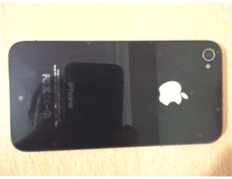 Çok temiz iphone 4 Ankara içi Elden teslim.