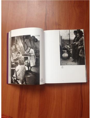ara güler tüm seçkin en nadide siyah-beyaz ve renkli tüm fotoğraf basımları içermektedir.