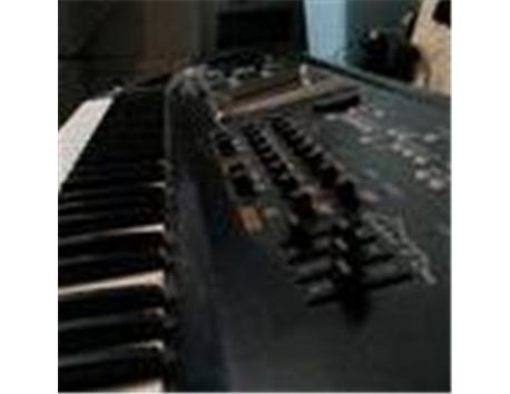 Satılık Roland V-Synth Sıfıra yakın synth şokfiyat