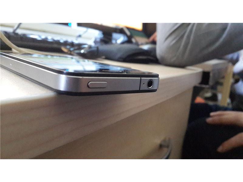 İphone 4 8 gb 