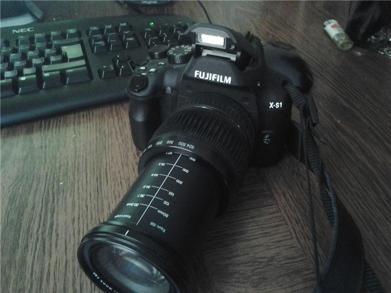Fujifilm Xs-1 Lcd Ekran Hasarlı Telefon İle Takas Olur. Fİyatı 550