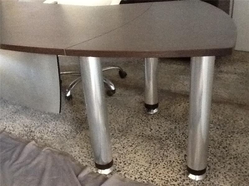 CASELLA MARKA BEYAZ DERI KOLTUKLU ÖZEL TASARIM  OFİS MASA TAKIMI