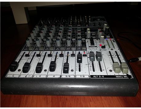 BEHRİNGER XENYX1204FX MİXER