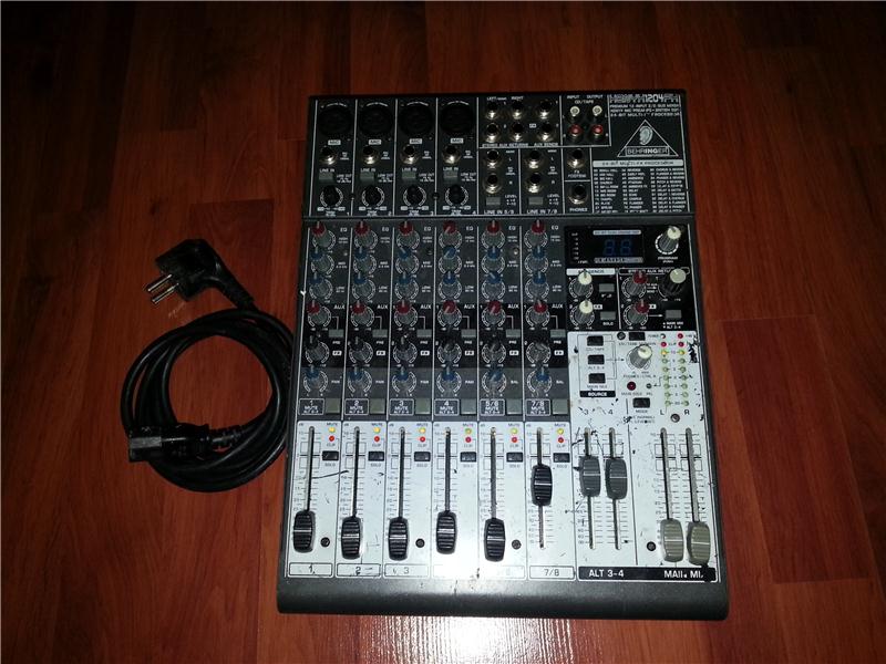 BEHRİNGER XENYX1204FX MİXER