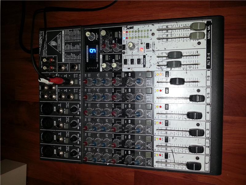 BEHRİNGER XENYX1204FX MİXER