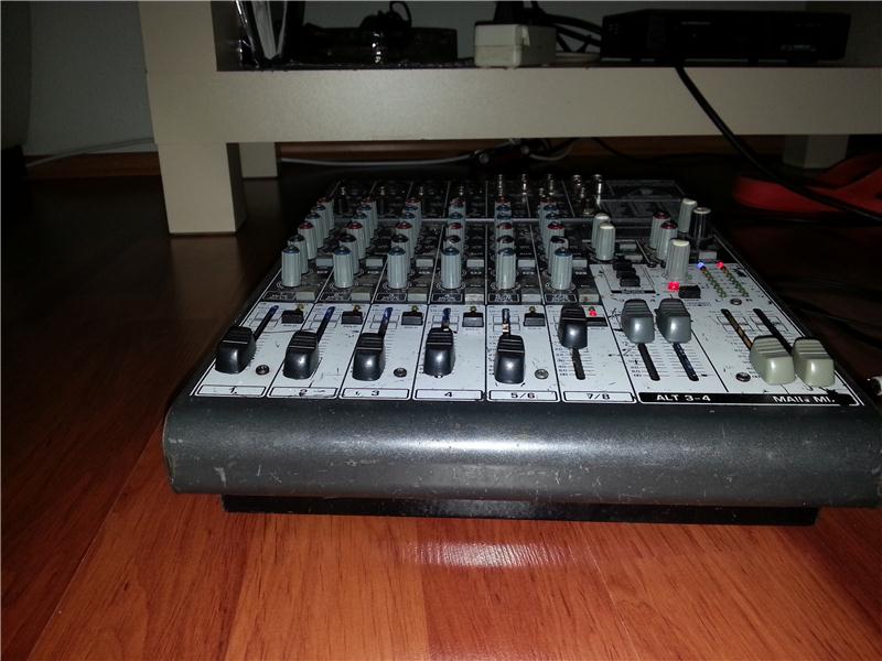 BEHRİNGER XENYX1204FX MİXER