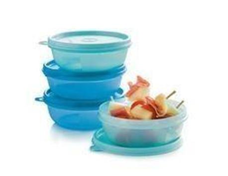 renkli bir tupperware saklama kabı 