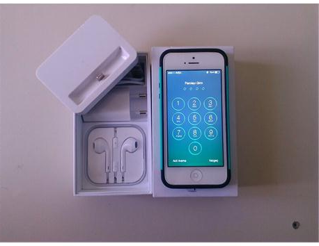 İphone 5 beyaz yurtiçi ful aksesuarlı