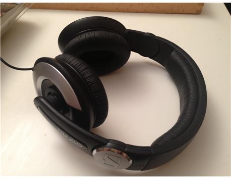 Sennheiser hd 205 DJ kulaklığı