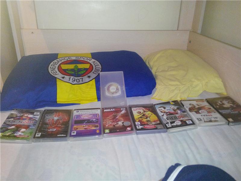 9 adet orjinal psp oyunu