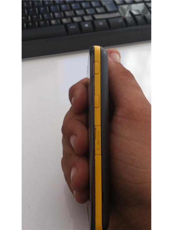 TERTEMİZ SAMSUNG GALAXY BEAM MERSİNDE TEK PROJEKSİYONU ÇOK İYİ ÇALIŞIYOR SIKINTISIZZZ. IPHONE 4 VEYA IPHONE 4S TAKASLI