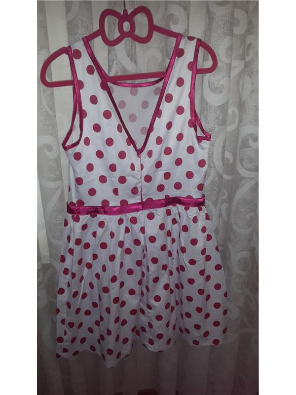 pembe puantiyeli elbise