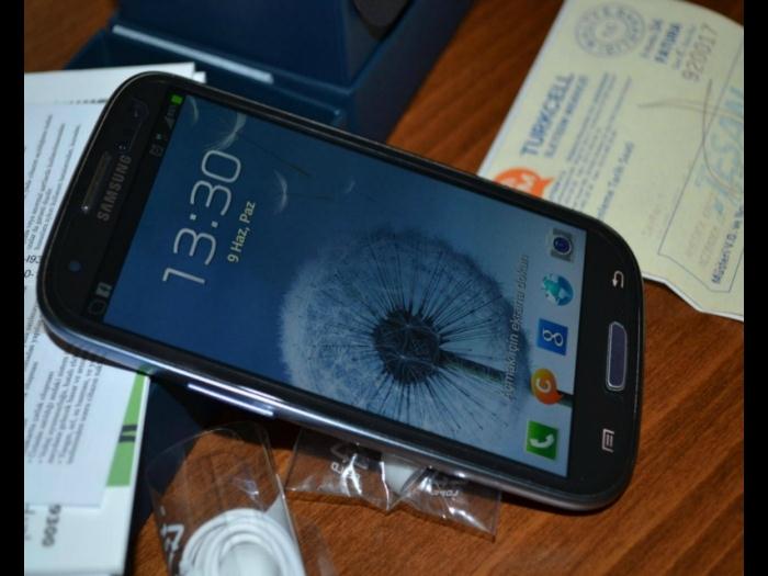 SAMSUNG GALAXY S3 FULL KUTULU JELETİNİ ÜZERİNDE TERTEMİZ KULLANDIM