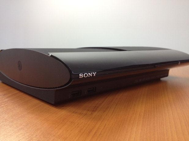 plastation 3 slim kasa 500 gb içinde demo fifa 15 pes 2015 bıde thor bulunmakdadır makina tertemizdir 