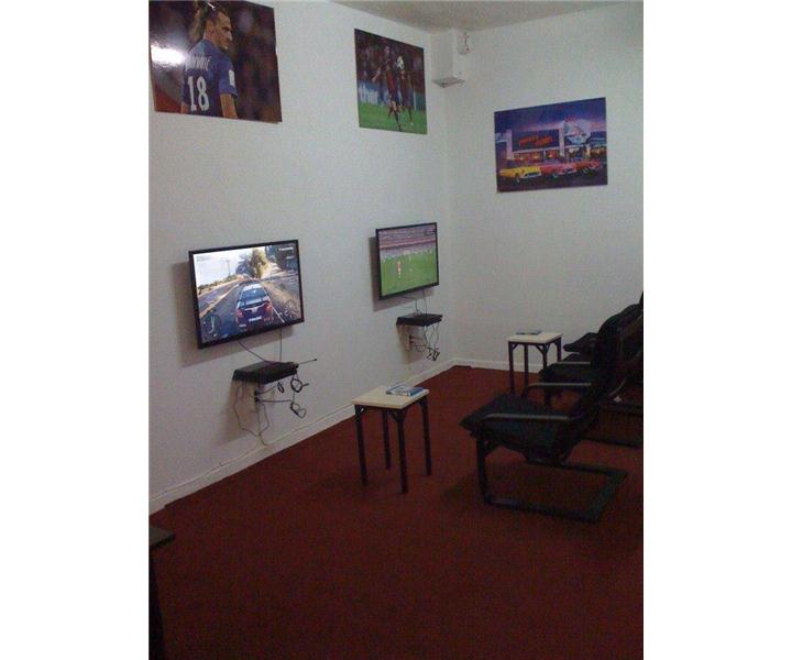 PLAYSTATİON 4 OYUN SALONU
