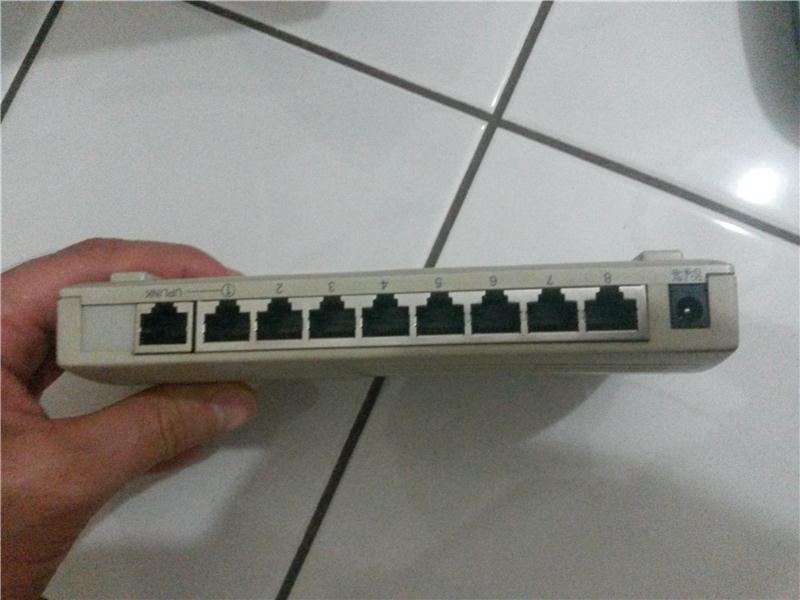 SURECOM EP-808X-R SWİTCH 8 PORT