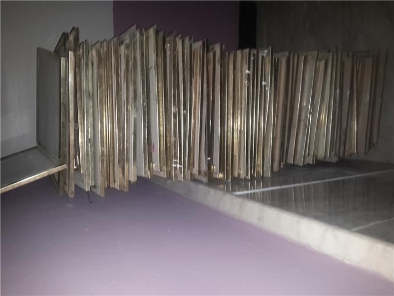 yaklaşık 150 adet tablo