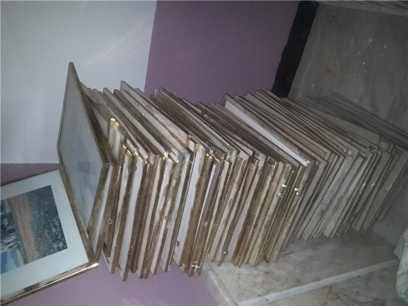 yaklaşık 150 adet tablo